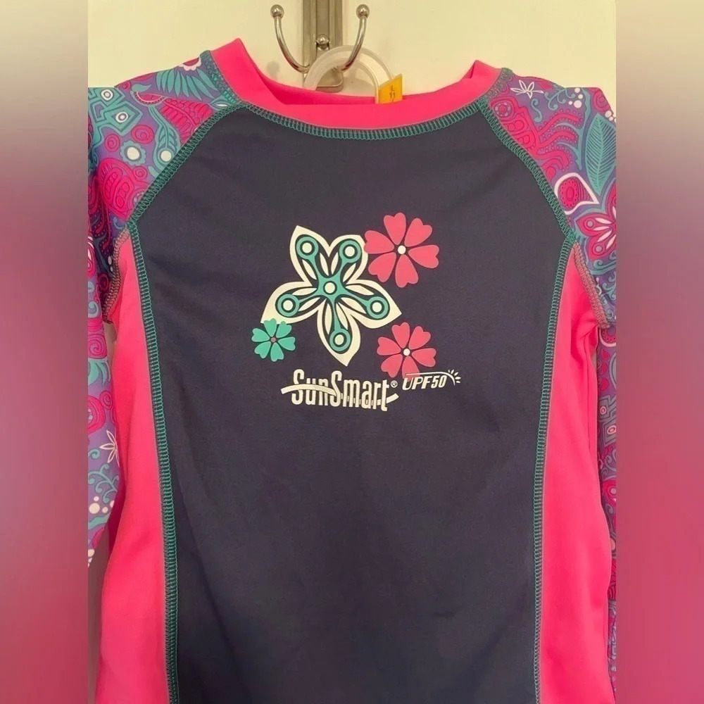 Girls Rash guard​ - Picture 2 of 5